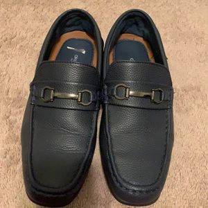 Navy Blue Men’s slip on dress shoes like new.  Worn once